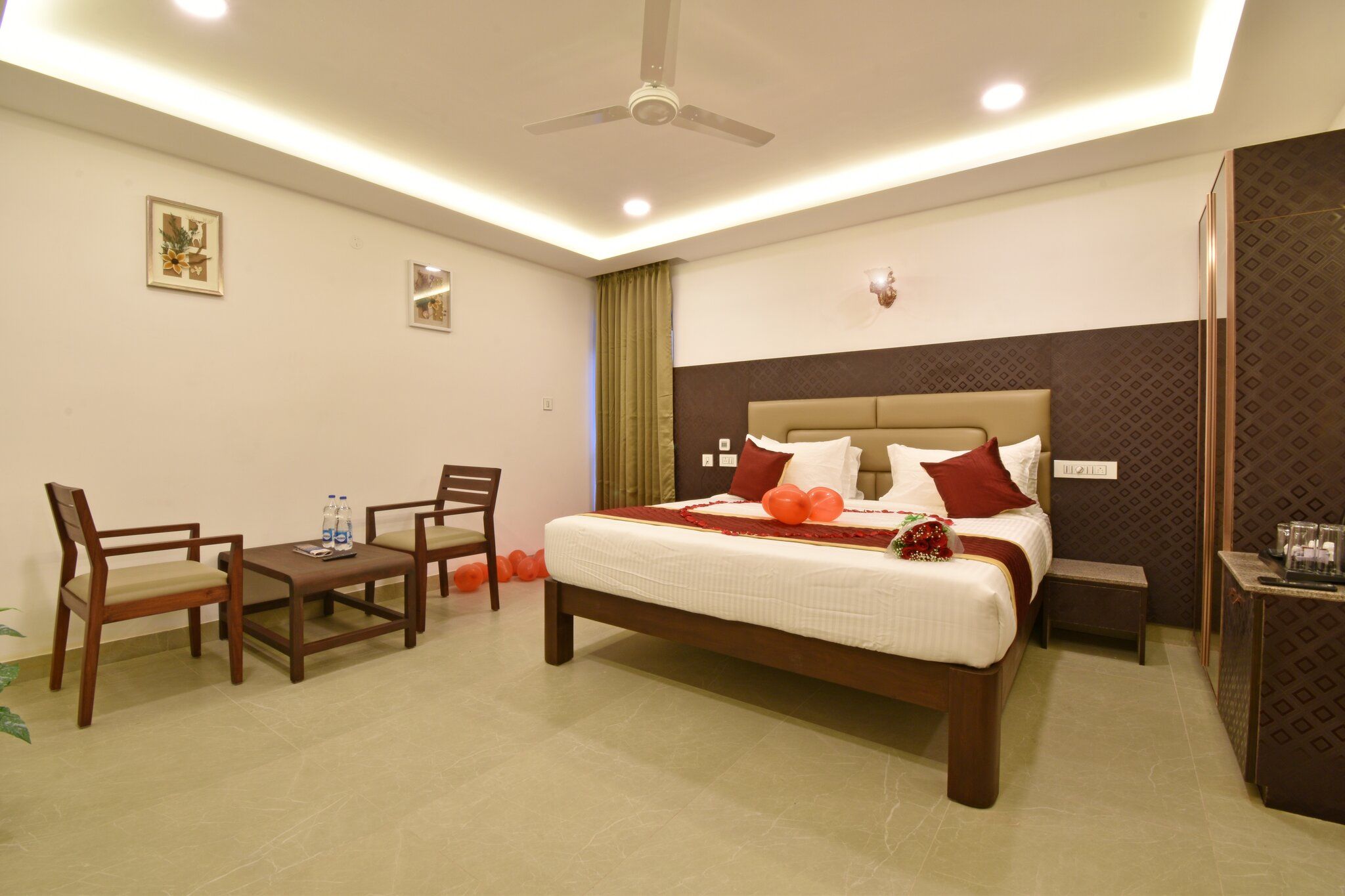 Honeymoon Suite